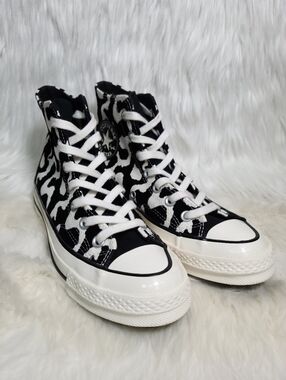 Converse Chuck Taylor All Star High Top White Black Prints Women 7 / Men 5 NEW